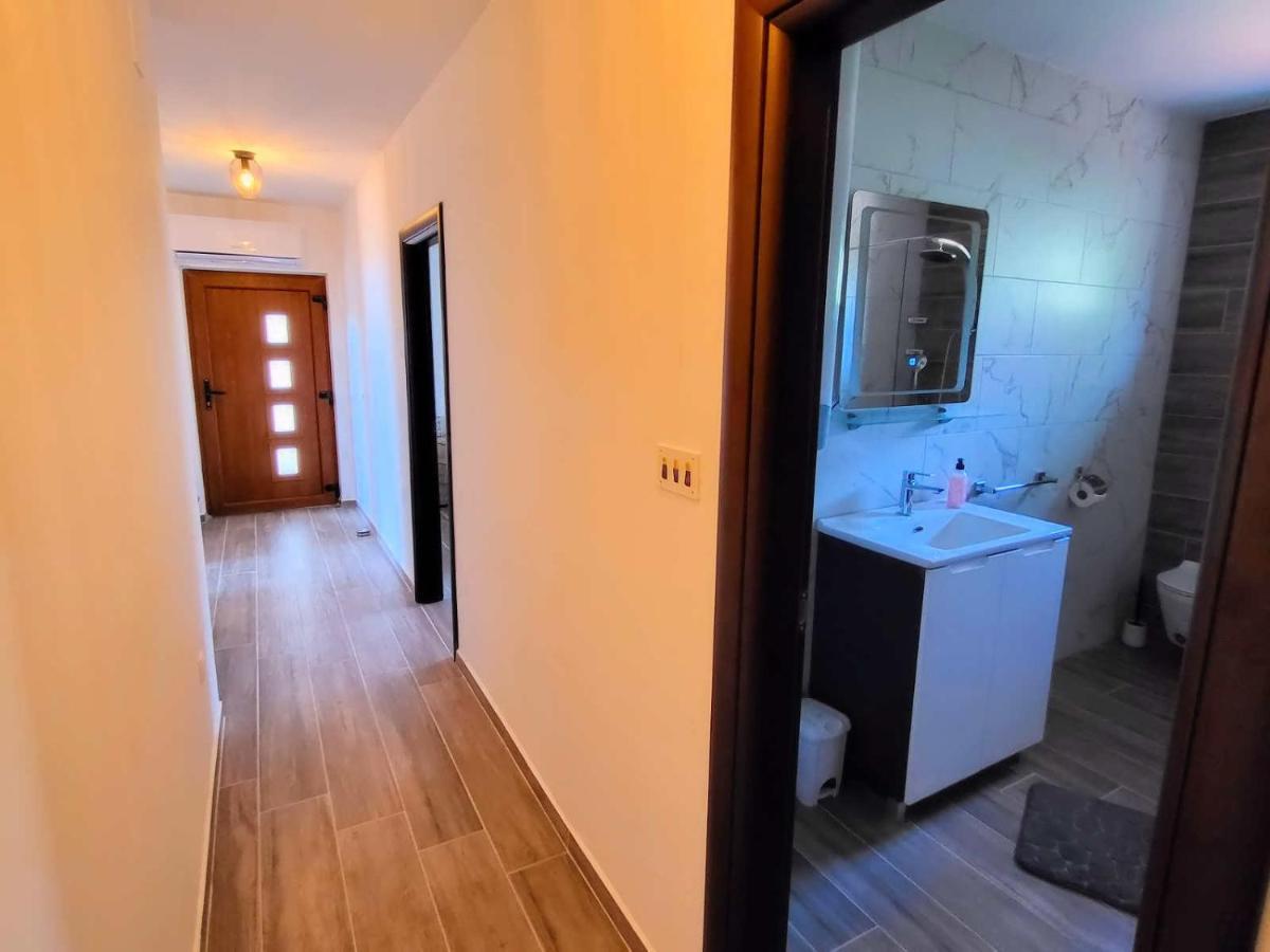 Manda Apartment