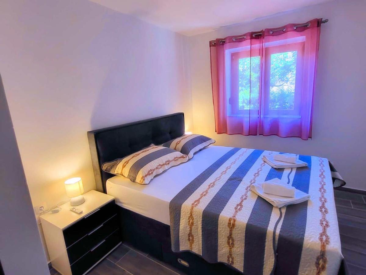 Manda Apartment *