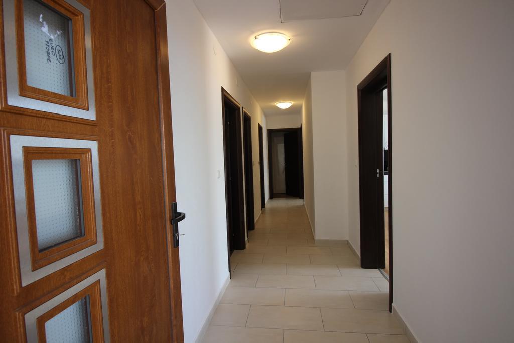 Apartment Manda *